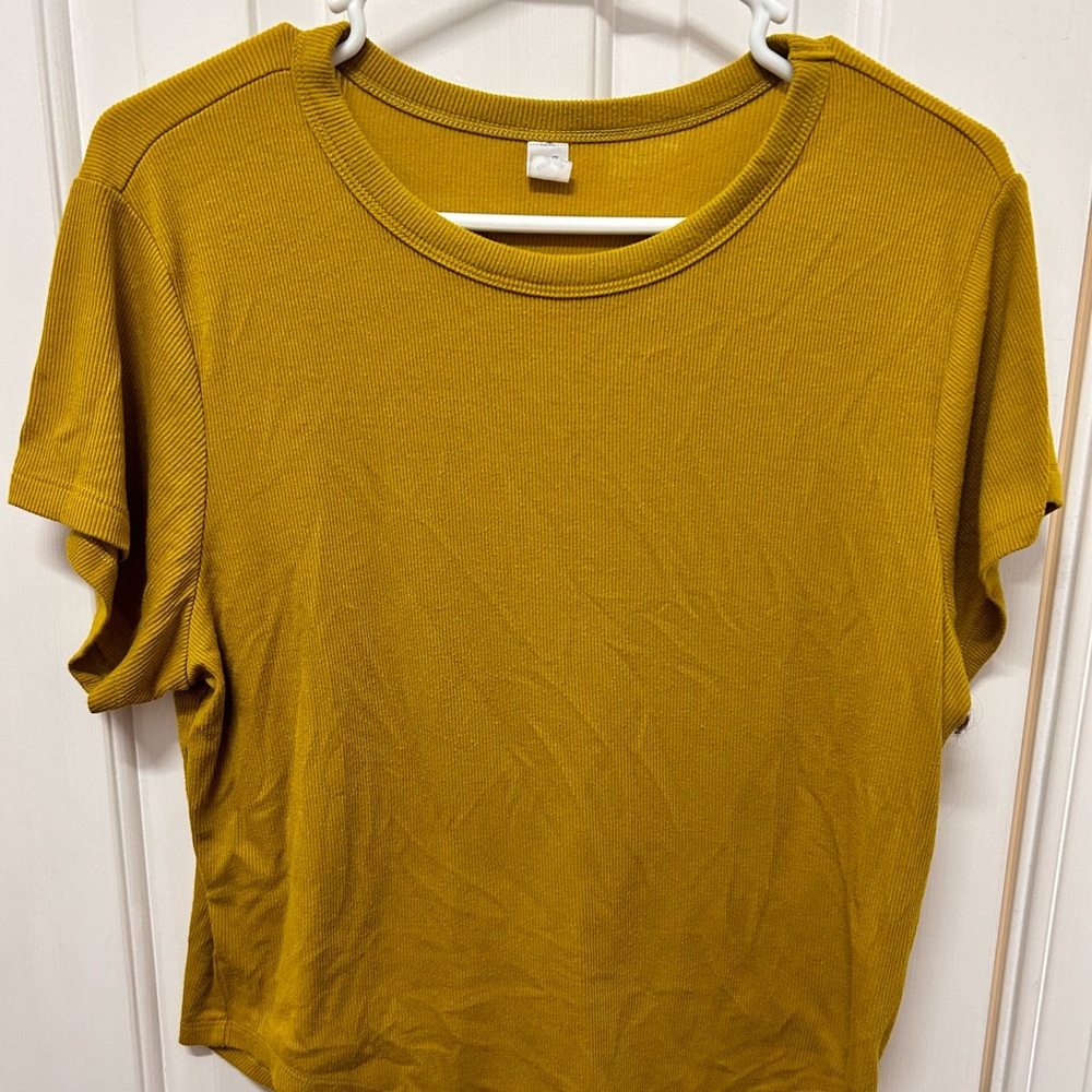 Yellow Short Sleeve Crop T-Shirt with Relaxed Fit